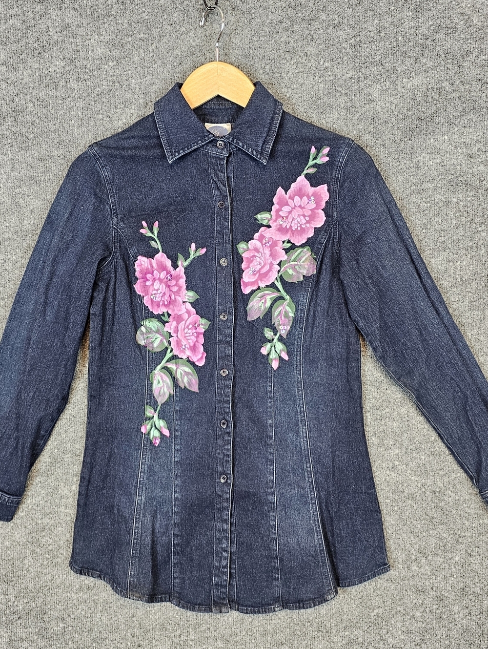 Diane Gilman Denim button-down. Hand-painted floral design Top Sz: XS